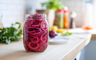 pot-pickles-oignon-rouge-cuisine